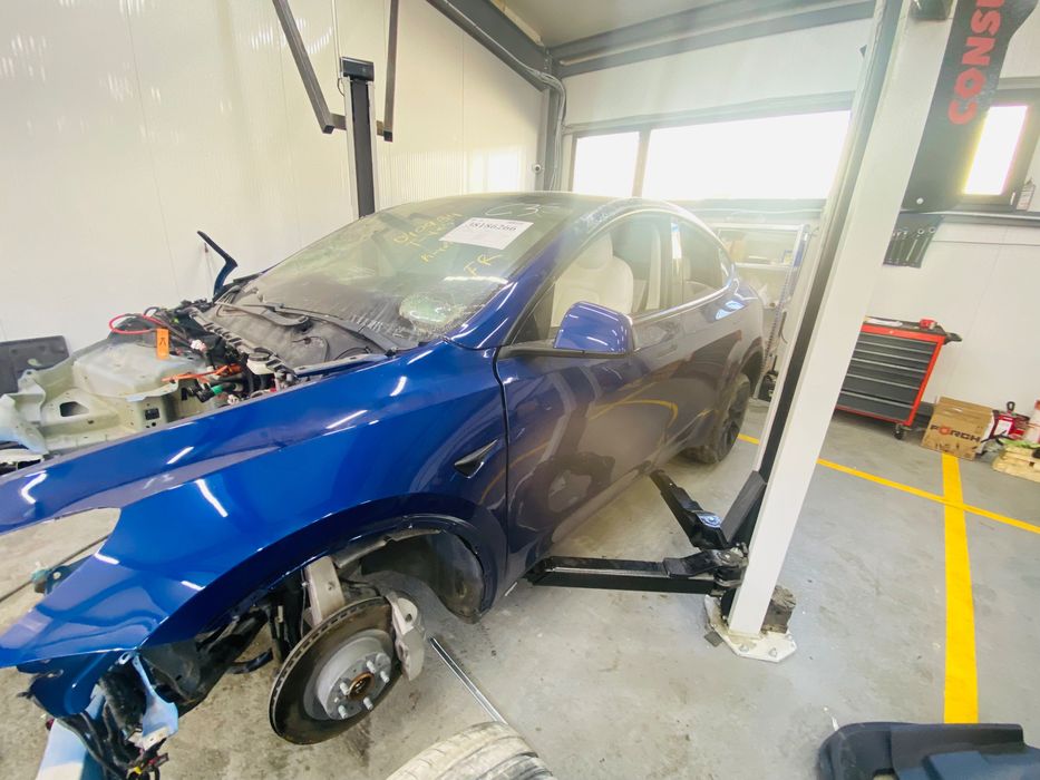 Tesla model Y продавам на части 2020