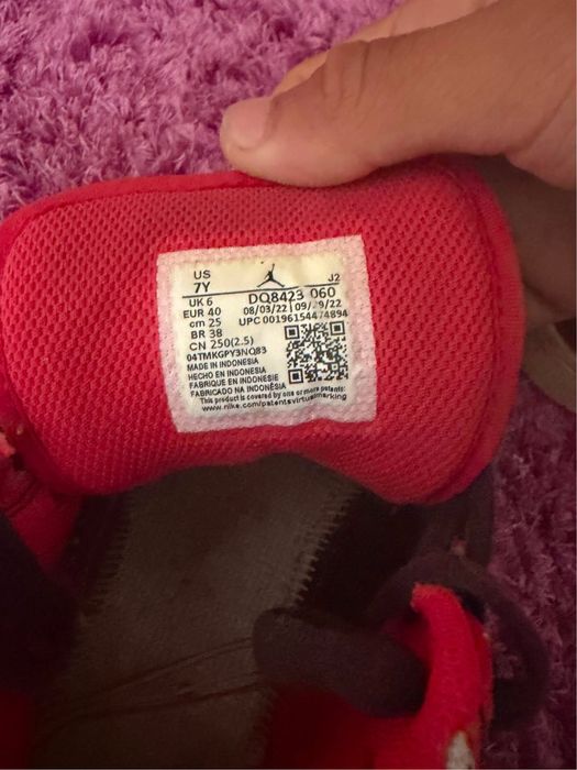 vand jordan 1,red and black,marime 40