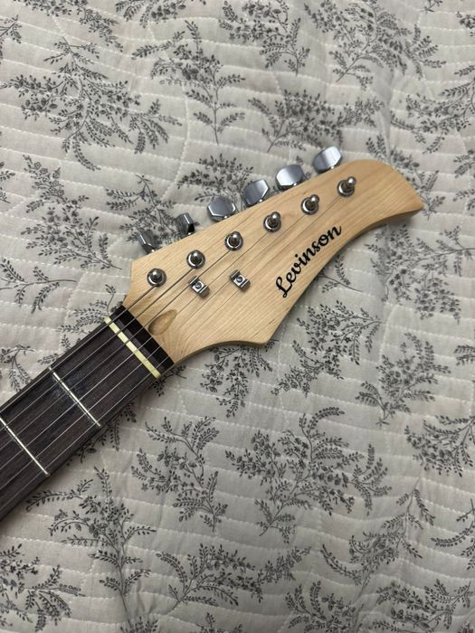 Электрогитара Levinson