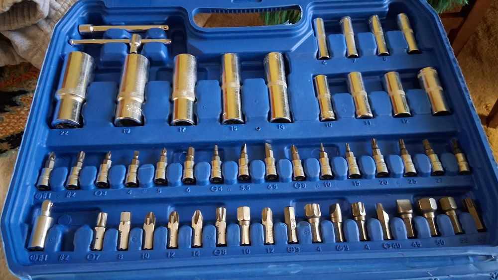 Trusa 108 piese cu chei tubulare, biti, clichet
