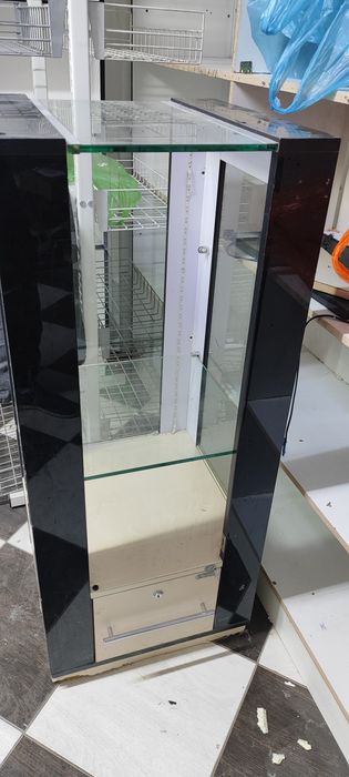 Стеллаж с полками