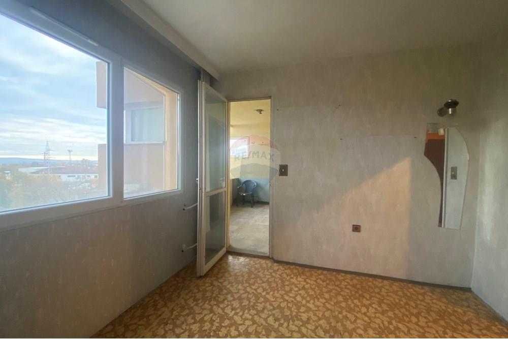 Продава се Тристаен апартамент в Шумен, Пазара - 90 кв.м за 1275 €/кв.м - Снимка #10