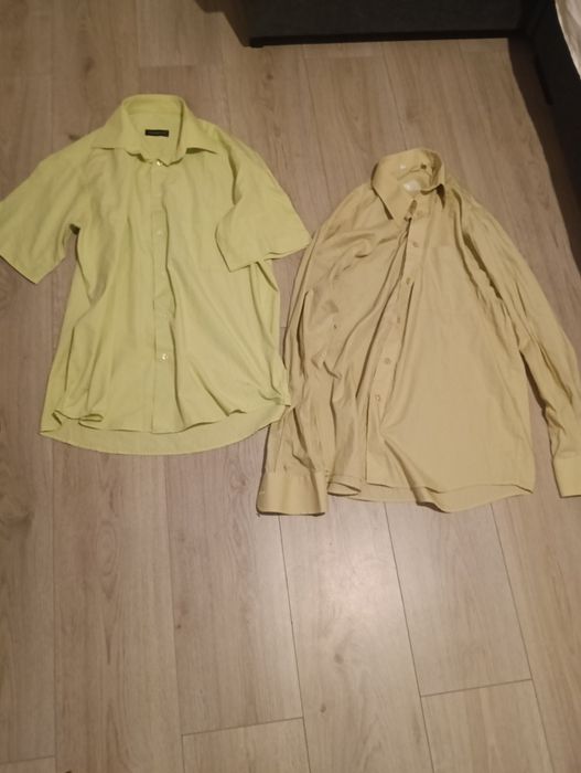 2 cămăși bărbați mărimea M. La 35 lei Cămașa.