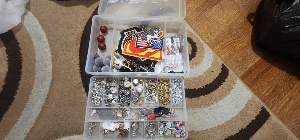 набор для рукоделия, бижутерии и аксессуаров.