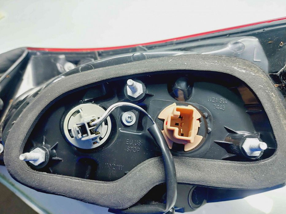 Stop aripa stanga MAZDA 3 Fastback [Fabr 2003-2009] OEM