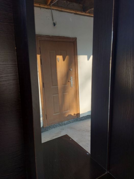 Срочно продам шкаф прихожку.
