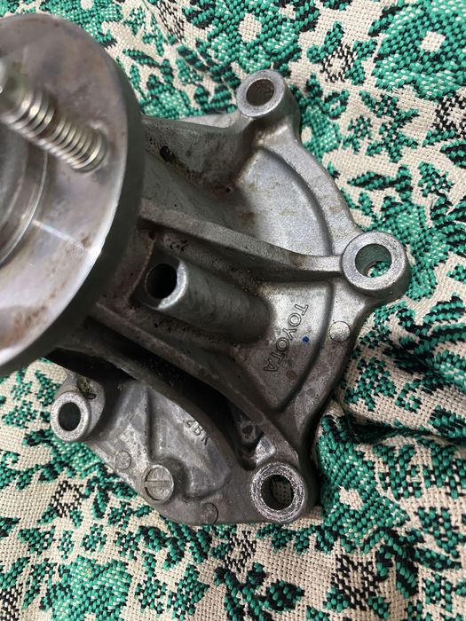 Помпа на 1FZ-FE TLC 105