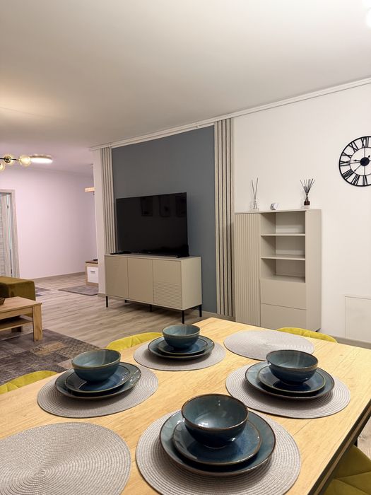 Inchiriez apartament  2 camere , zona BMW