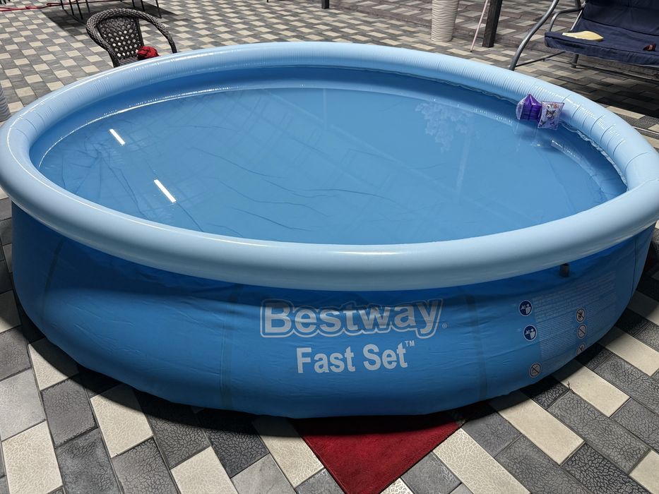 Продам бассейн bestway