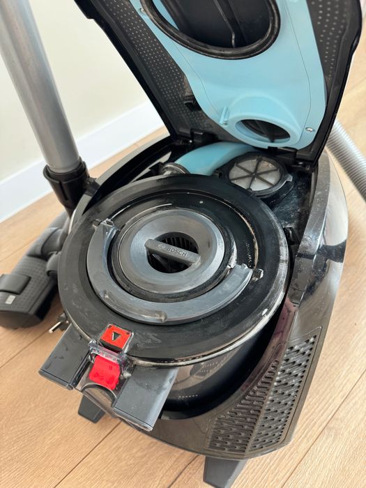 Прахосмукачка BOSCH BGS7SIL64