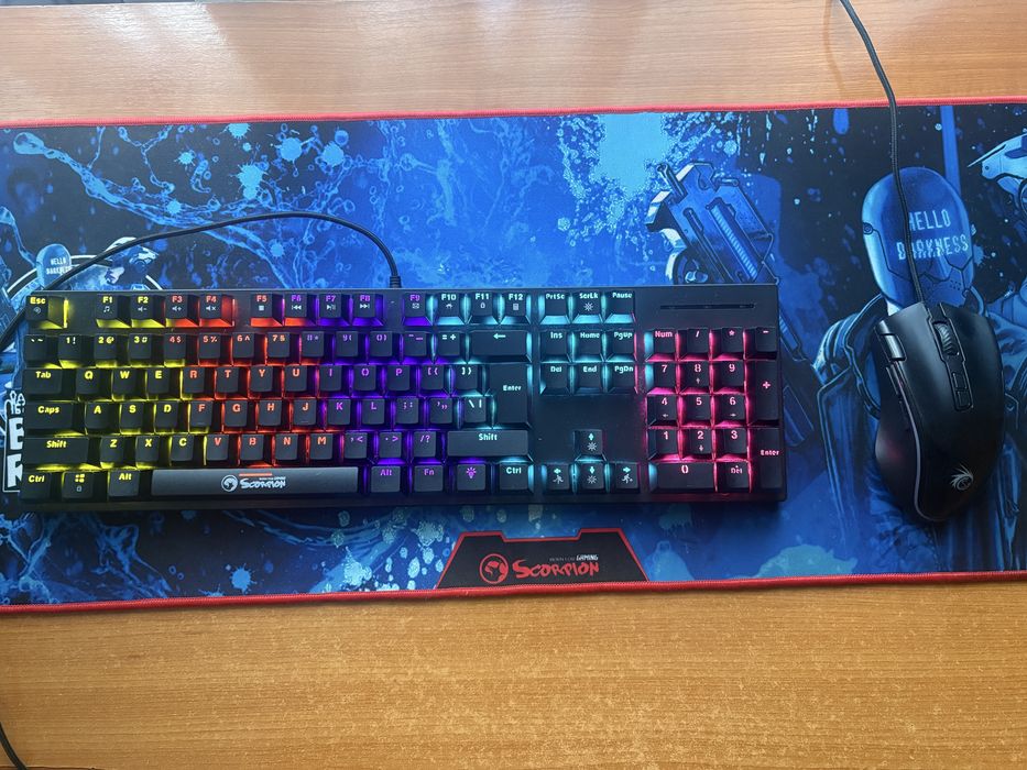 Mouse Vortex + Tastatură şi Mousepad de Scorpion Functional Stare Buna