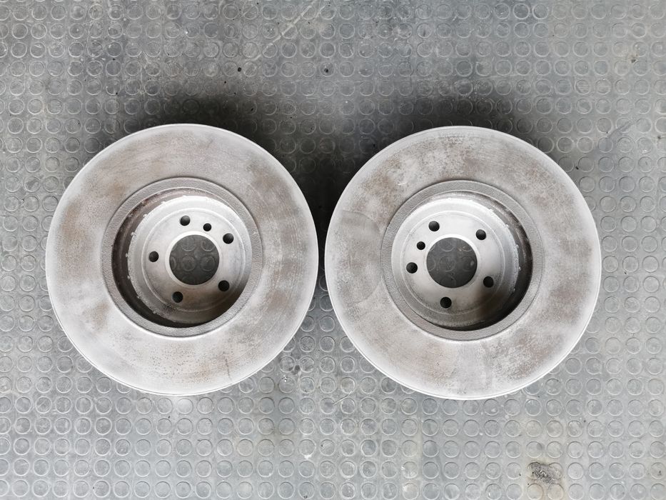 Предни спирачни апарати с дискове от BMW F10 F11 M50D 550D