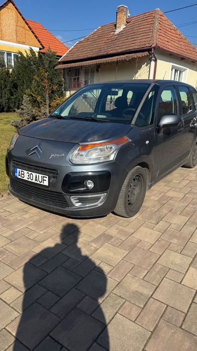 Citroën C3 Picasso Vând Citroën C3 Picasso, an fabricație 2012, motor 1.4 benzină