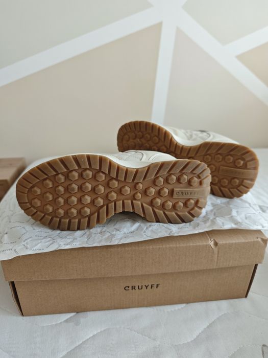 ЧИСТО НОВИ Дамски маратонки Cruyff Charlotte Runner – реално отговарят на номер 37
