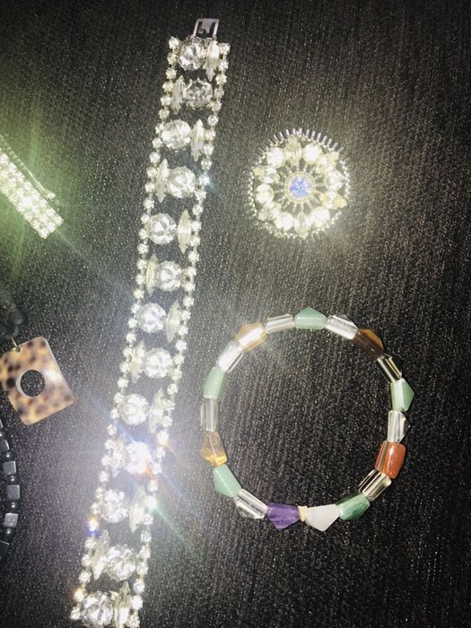 Красиви бижута от естествени полускъпоценни камъни С ПОДАРЪК ПО ИЗБОР