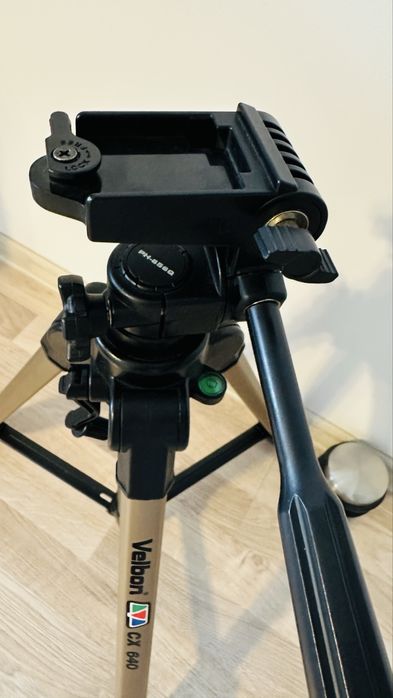 Trepied Velbon CX 640 cu husa