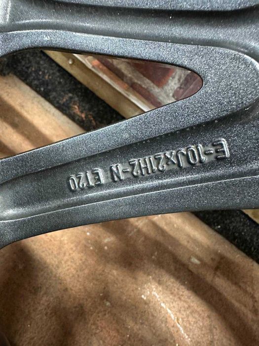 Janta AUDI Q7 Q8 j10 285 45 R21 Hankook