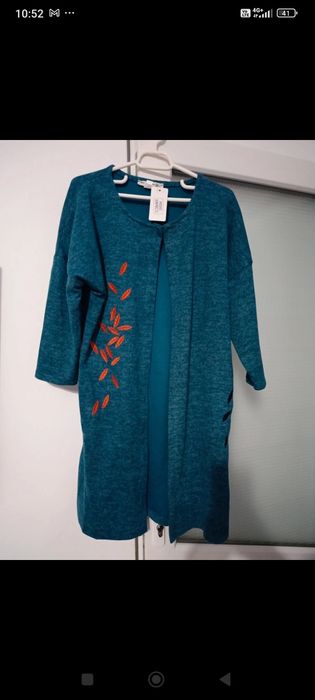 Cardigan elegantcu buzunare Mat Design Nou cu etichetă.