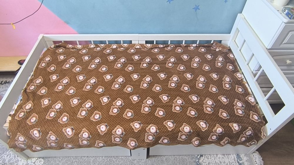 Кровать детская с матрасом.
