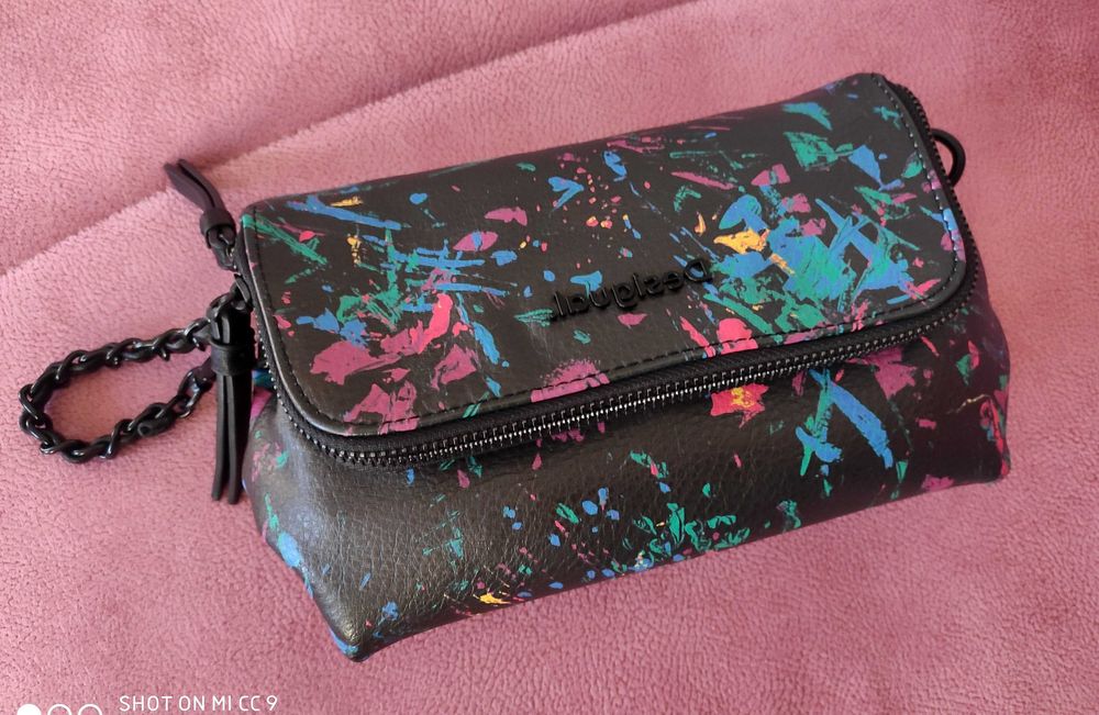 Desigual нова малка чанта с две дълги дръжки