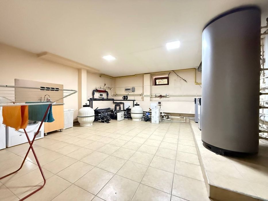 Продается дом 6 комнат, ор-р: Кафе Жуманжи/Космонавты, 600м²