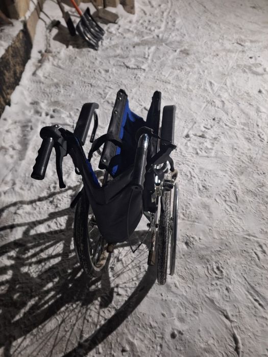 Продам инвалидную коляску