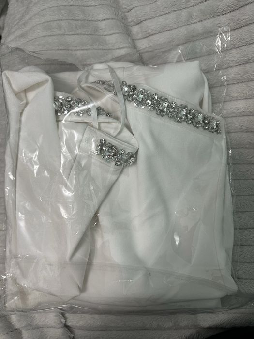 Платье белое размер L