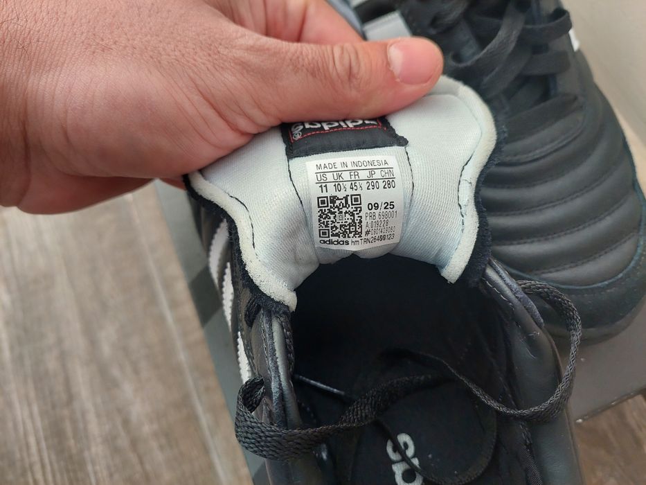 Adidas Mundial Turf, черни