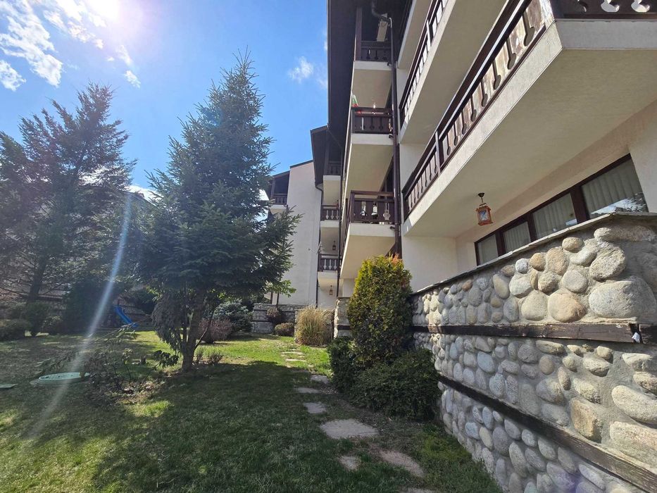 Tристаен апартамент с фронтална гледка към Пирин планина