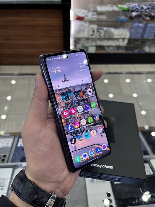 Samsung Galaxy Z Fold 5