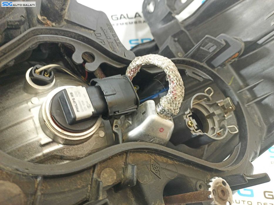 Far Dreapta cu Lupa si Xenon EUROPA Renault Vel Satis 2001 - 2009 [L2172]