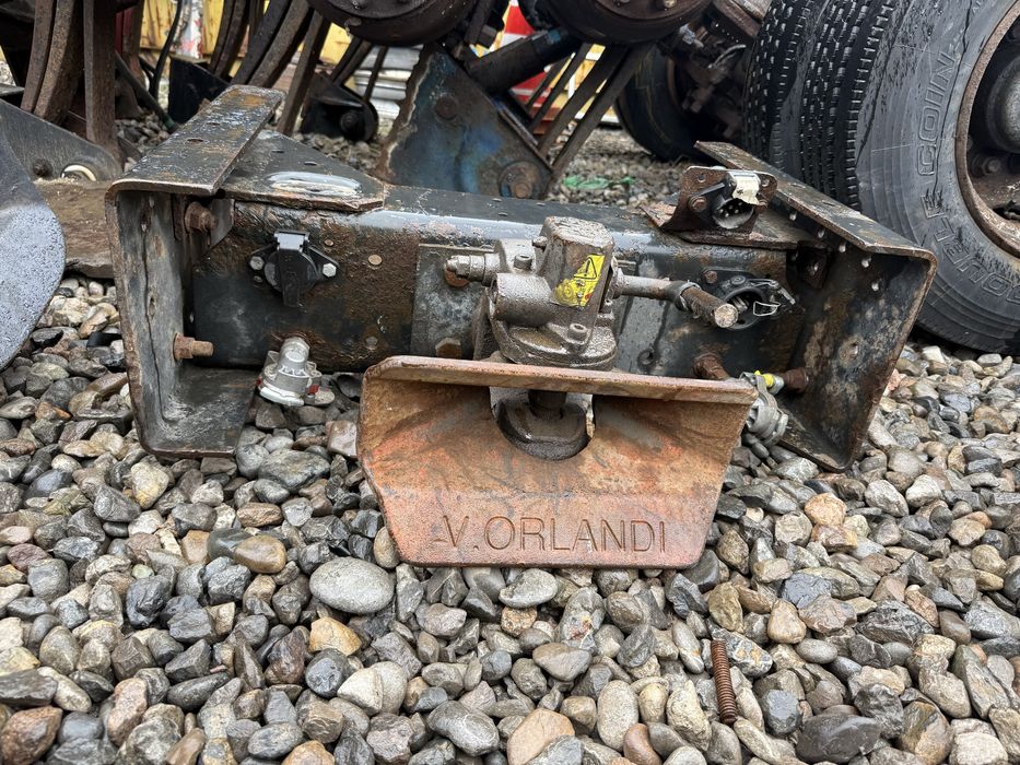 Ось на прицеп полуприцеп