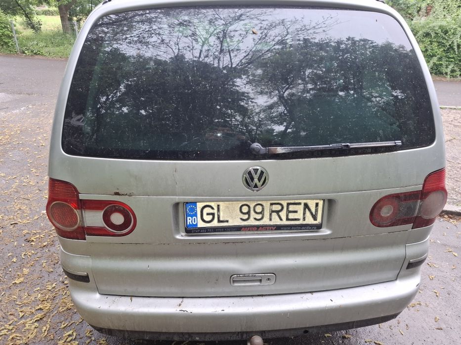 Vand sharan  1.9 . 1500€ pret fix
