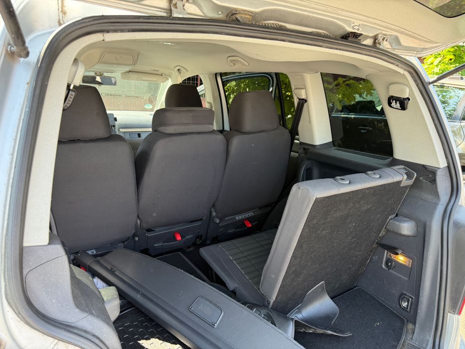 Vând volkswagen touran 2006