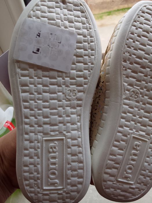 Продаю обувь детская прошу не пишите в олх только звоните в любое врем