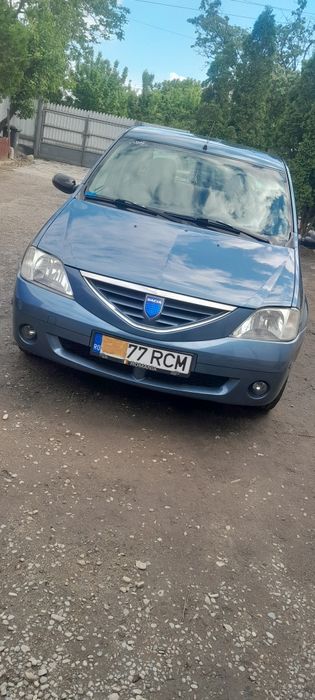 Vând Dacia Logan