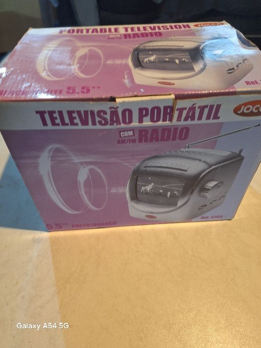 Мини телевизор и радио за къмпинг