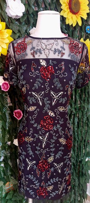 сияеща блестяща рокля с камъни различни модели