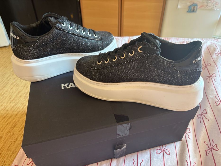 Маратонки Karl.