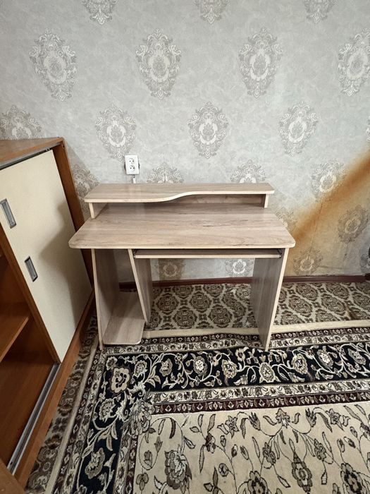 Стол компьютерный