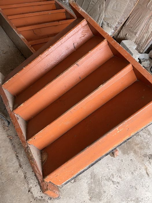 Бу деревянная лестница из сосны