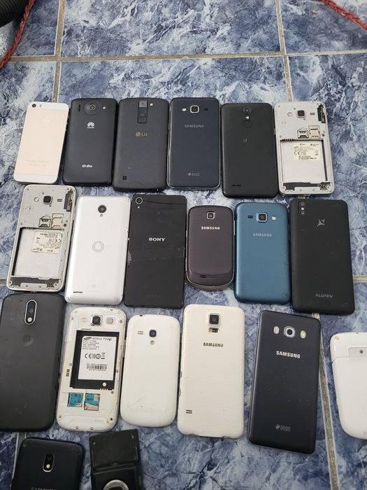 Telefoane pentru piese