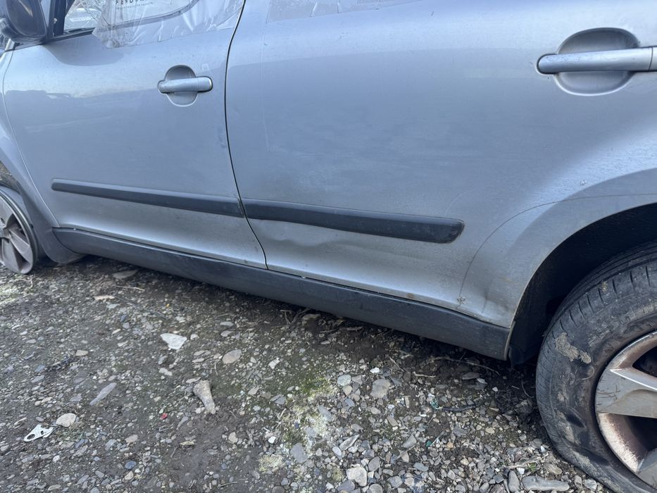 prag stanga plastic skoda yeti 2.0 motorina 2013