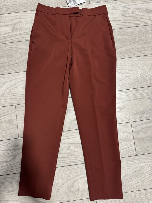 Pantaloni noi Mango