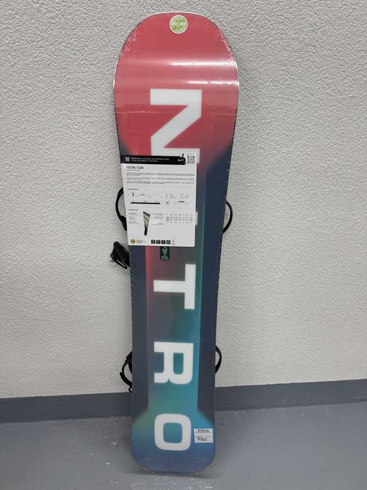 placa noua snowboard nitro future team L142cm