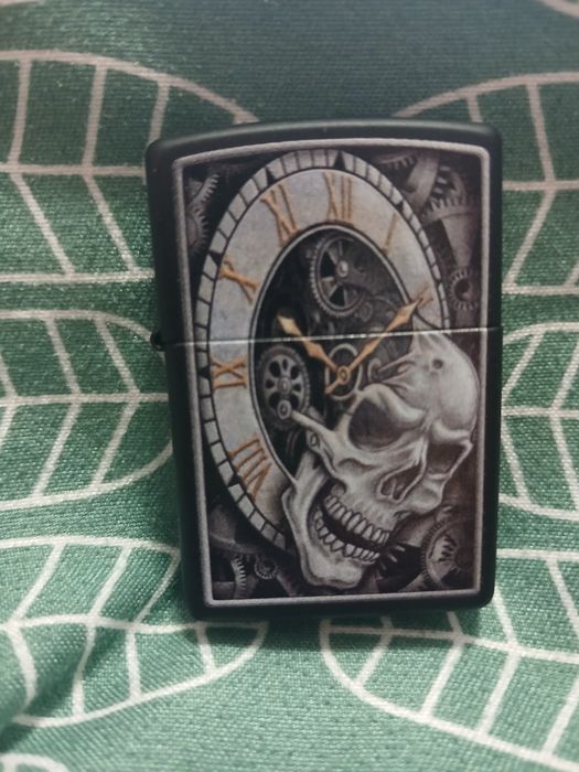 Bricheta Zippo nouă