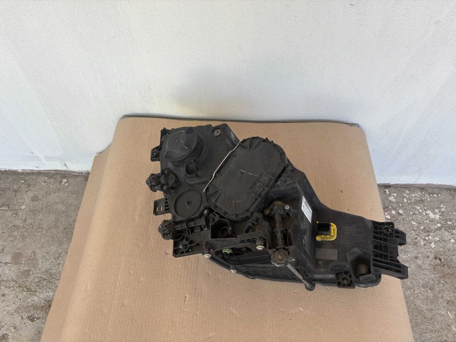 Far stanga bixenon Mercedes Actros MP4 dupa 2011 cod A9608200639