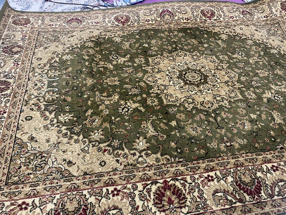 Продам Ковер в отличном состояние