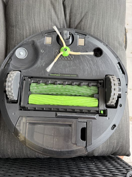 Прахосмокачка робот IROBOT ROOMBA i3