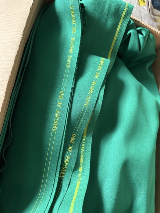 Кадилун 300 . Сукно . Бильярд